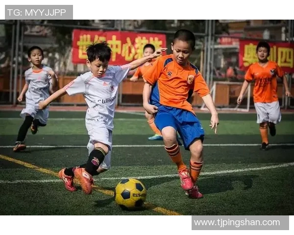 足球明星与孩子的温馨日常生活点滴记录 足球明星与孩子的温馨日常生活点滴记录