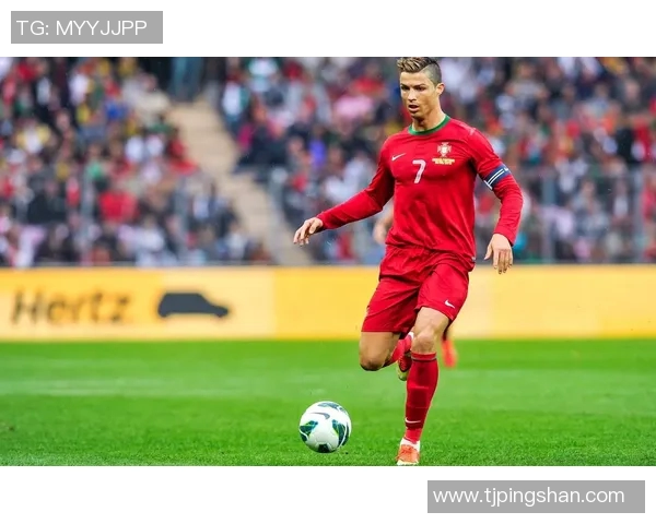 足球明星高清图片集锦尽览球场风采与精彩瞬间的完美呈现