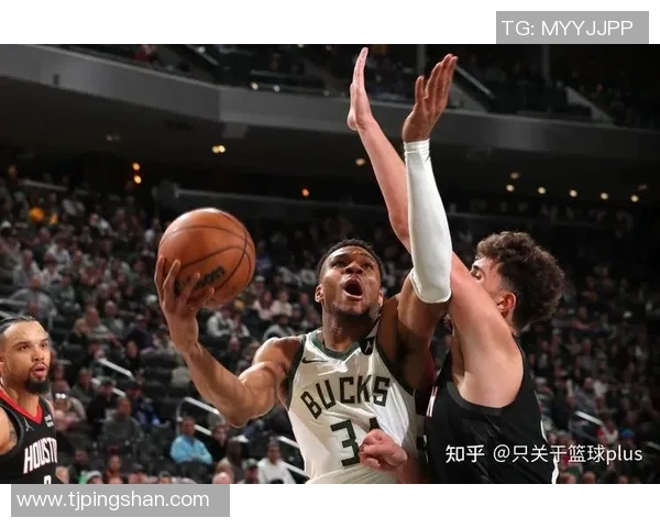 猛龙与雄鹿对决分析526场比赛的战术策略与球员表现解读